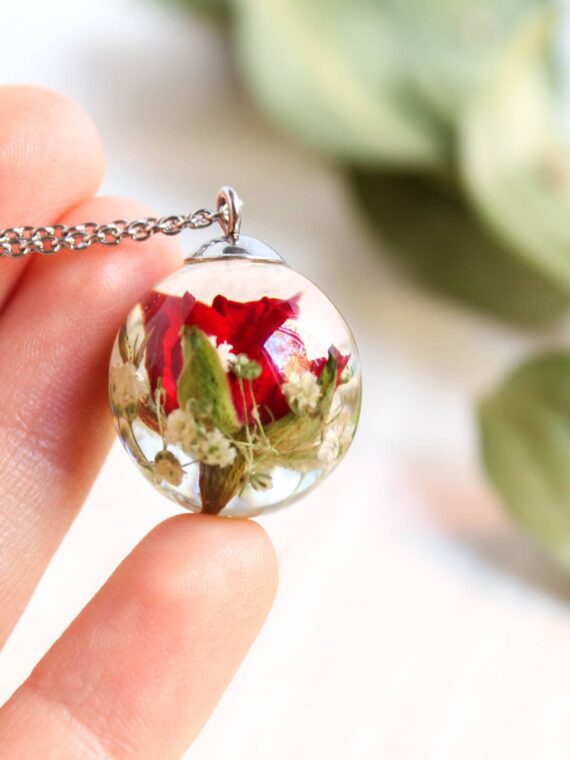 Dried Rose Flower Necklace in Resin – Floral Jewelry for Mom