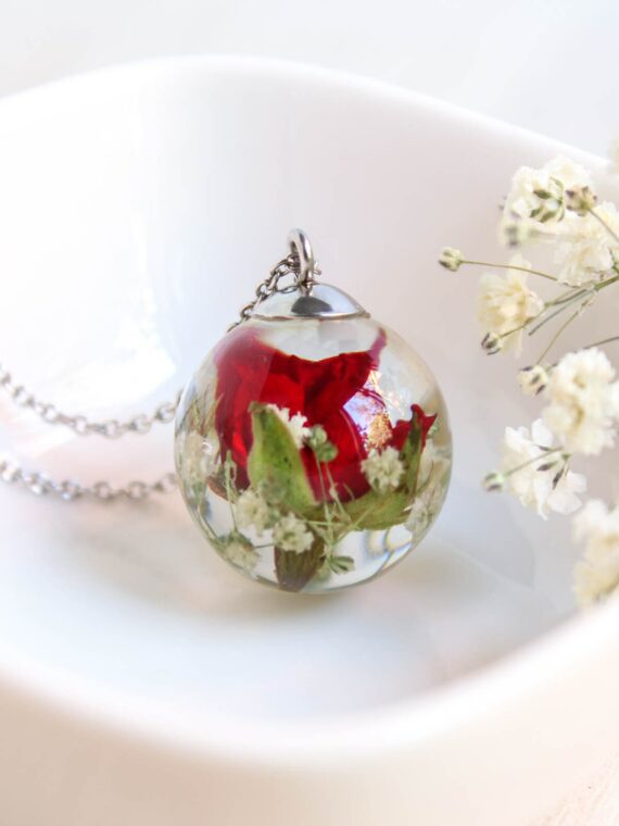 Dried Rose Flower Necklace in Resin – Floral Jewelry for Mom