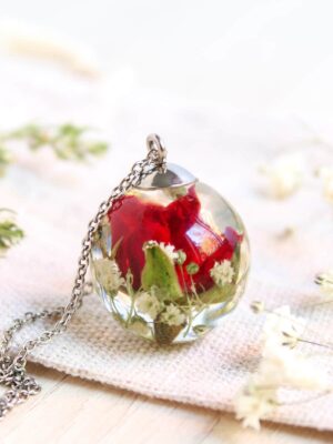 Dried Rose Flower Necklace in Resin – Floral Jewelry for Mom