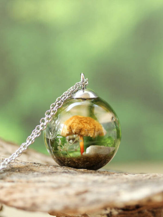 Mushroom Terrarium Necklace in Resin - Cottagecore Jewelry