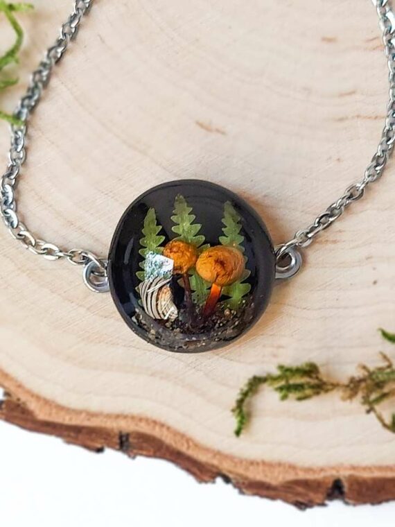 Nature Adjustable Chain Bracelet with Dried Mushroom in Resin