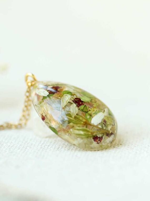 Bridal Bouquet Preservation Necklace – Custom Teardrop Pendant with Your Pressed Flowers