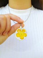 Buttercup flower necklace, Dried flower resin jewelry, Unique gift for sister birthday, Round pendant necklace, Yellow floral jewelry