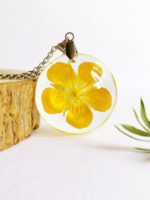 Buttercup flower necklace, Dried flower resin jewelry, Unique gift for sister birthday, Round pendant necklace, Yellow floral jewelry