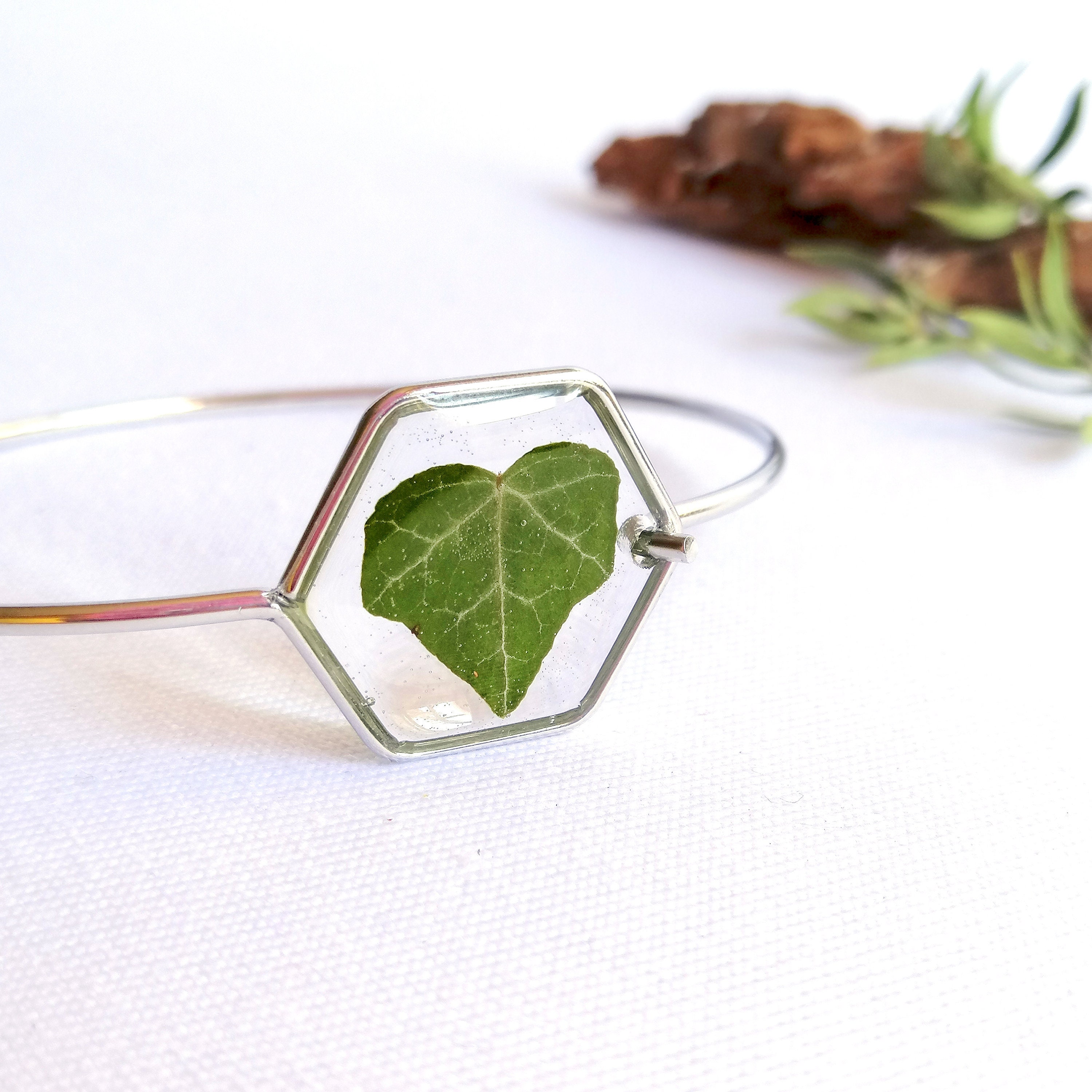 Resin bracelet, Pressed leaf bracelet, Ivy bracelet, Eco resin jewelry, Botanical bracelet, Ivy leaf jewelry, Geometric bracelet Unique gift