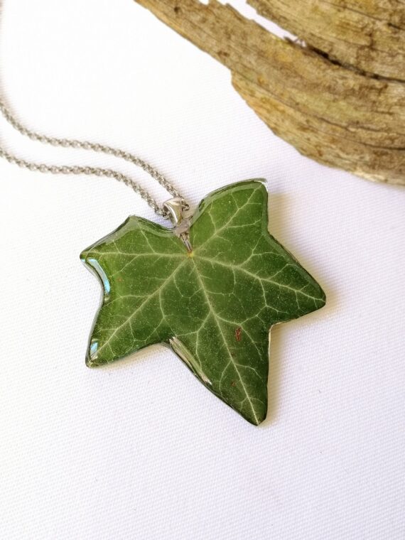Botanical necklace, Pressed leaf necklace, Green leaf necklace, Ivy jewelry, Gift for nature lovers, Botanical jewelry, Nature necklace,