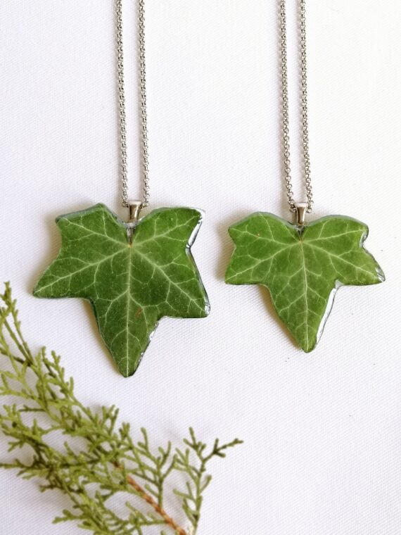 Forest leaf necklace, Real ivy necklace, Green leaf necklace, Forest jewelry, Ivy jewelry, Green resin necklace, Forest necklace Forest gift