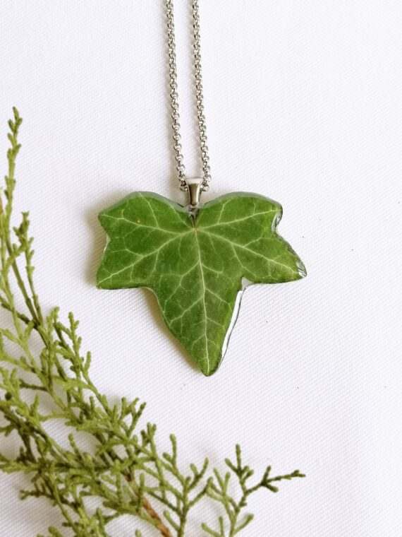 Forest leaf necklace, Real ivy necklace, Green leaf necklace, Forest jewelry, Ivy jewelry, Green resin necklace, Forest necklace Forest gift