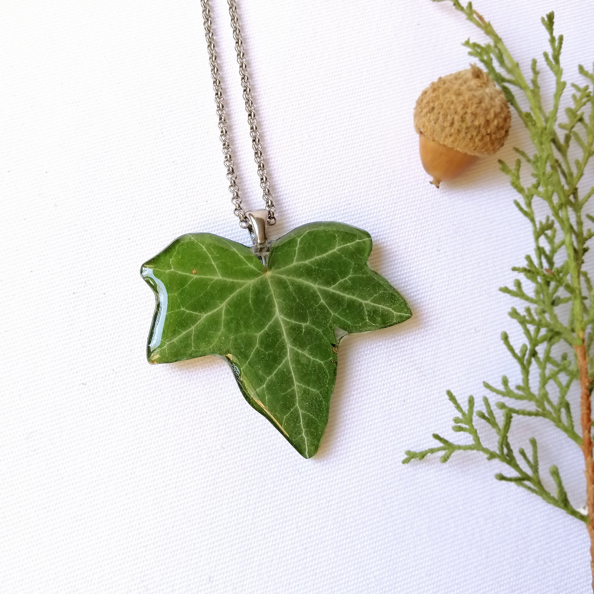 Forest leaf necklace, Real ivy necklace, Green leaf necklace, Forest jewelry, Ivy jewelry, Green resin necklace, Forest necklace Forest gift