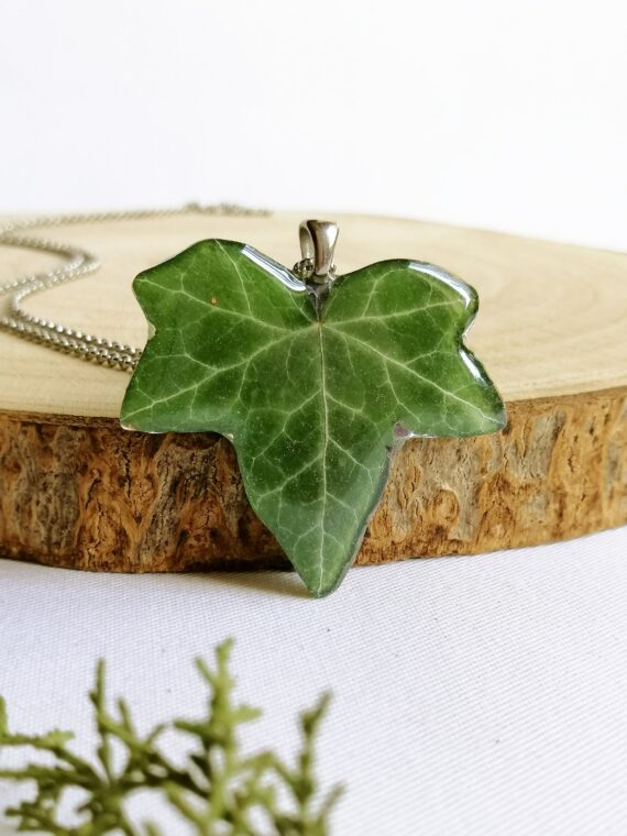Forest leaf necklace, Real ivy necklace, Green leaf necklace, Forest jewelry, Ivy jewelry, Green resin necklace, Forest necklace Forest gift