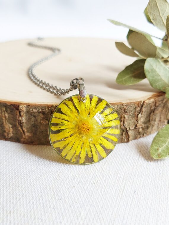 Pressed dandelion necklace, Yellow dandelion resin necklace, Summer jewelry, Gift for mom, Floral resin jewelry, Pressed wildflower necklace