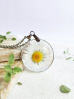 Choker Chain Necklace with Delicate Flower in Resin