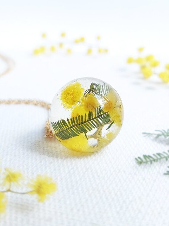 Botanical necklace, Real flowers necklace, Yellow flower necklace, Pressed leaf necklace, Floral gifts for her, Wildflower resin jewelry