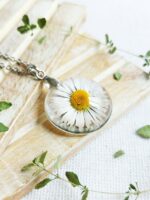 Choker Chain Necklace with Delicate Flower in Resin