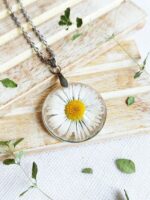 Choker Chain Necklace with Delicate Flower in Resin