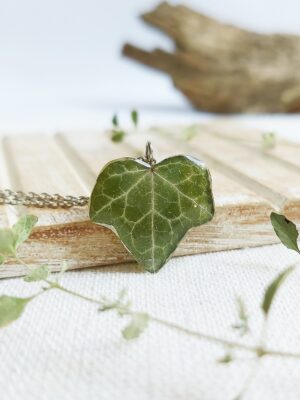 Pressed leaf necklace, Ivy leaf necklace, Nature lover gift for her or him, Botanical necklace, Green leaf necklace, Ivy jewelry