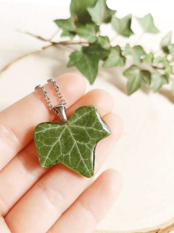 Real leaf necklace, Pressed ivy leaf necklace, Nature resin jewelry, Mountain necklace, Adventure gifts, Wanderlust jewelry, Travel necklace