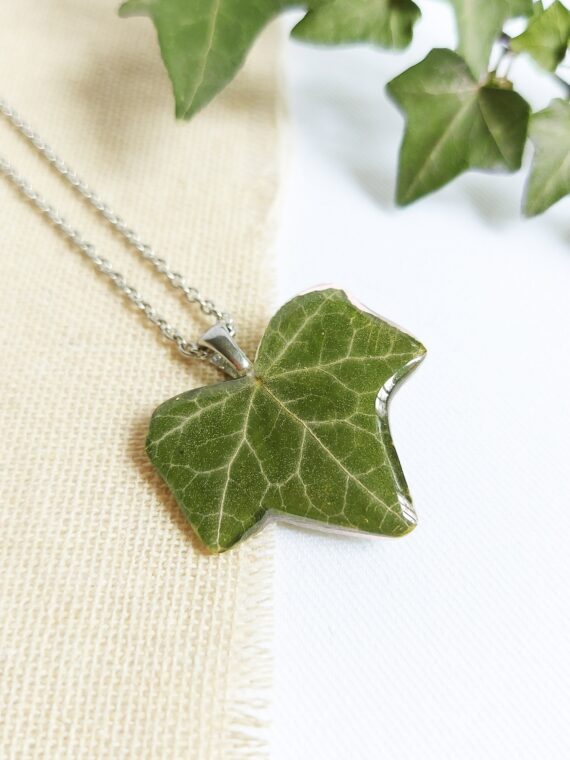 Real leaf necklace, Pressed ivy leaf necklace, Nature resin jewelry, Mountain necklace, Adventure gifts, Wanderlust jewelry, Travel necklace