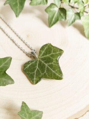 Real leaf necklace, Pressed ivy leaf necklace, Nature resin jewelry, Mountain necklace, Adventure gifts, Wanderlust jewelry, Travel necklace