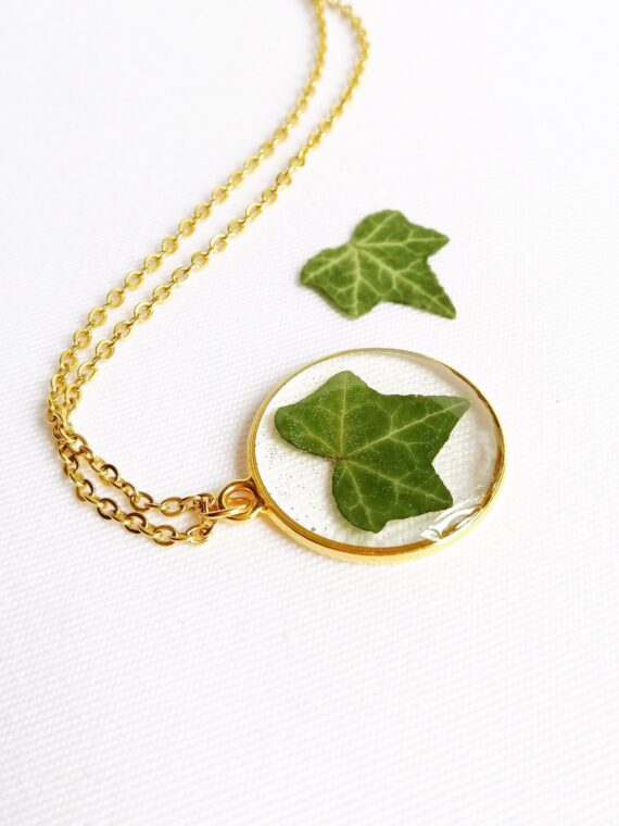 Real leaf necklace, Botanical necklace, Plant lover gift for women, Dainty leaf necklace, Dried leaf resin jewelry, Circle gold necklace