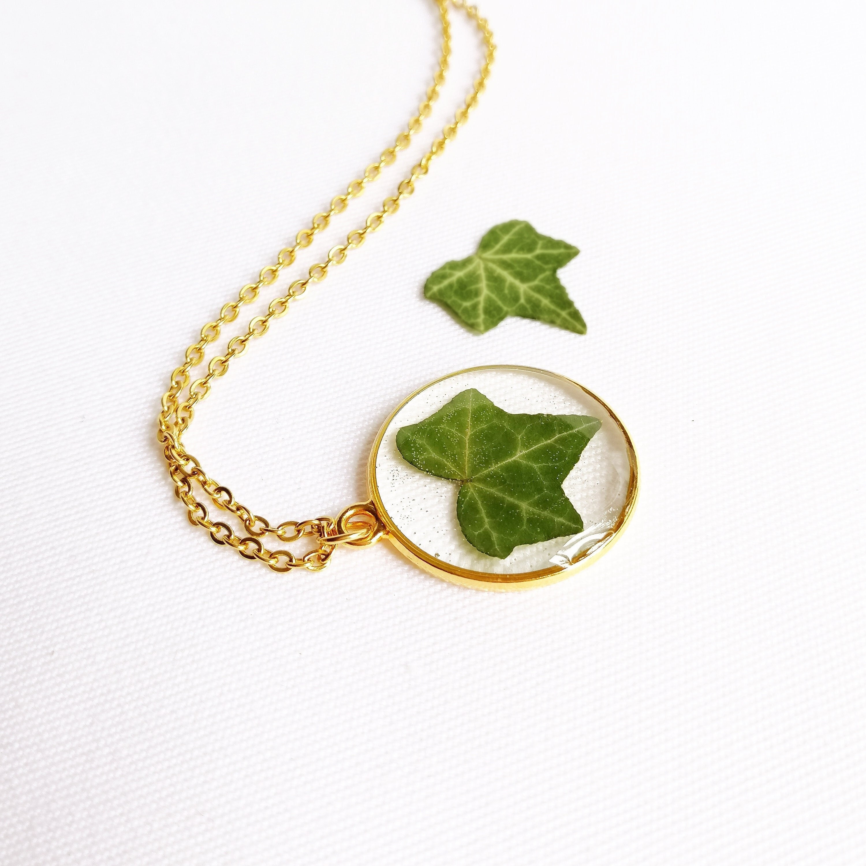 Real leaf necklace, Botanical necklace, Plant lover gift for women, Dainty leaf necklace, Dried leaf resin jewelry, Circle gold necklace