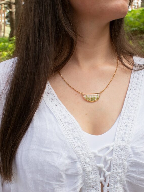 Real fern necklace, Terrarium necklace, Half circle gold necklace, Unique gift ideas for women, Pressed plant jewelry, Resin fern jewelry