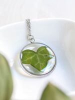 Green leaf pendant, Real plant necklace, Circle necklace silver, Botanical jewelry necklace, Unique gifts for plant lovers, Ivy leaf pendant