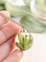 Green leaf necklace, Real plant necklace, Botanical jewelry, Plant lover's gift, Dainty nature necklace, Resin plant jewelry, Clear necklace