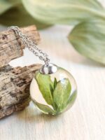 Green leaf necklace, Real plant necklace, Botanical jewelry, Plant lover's gift, Dainty nature necklace, Resin plant jewelry, Clear necklace