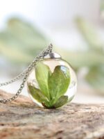 Green leaf necklace, Real plant necklace, Botanical jewelry, Plant lover's gift, Dainty nature necklace, Resin plant jewelry, Clear necklace