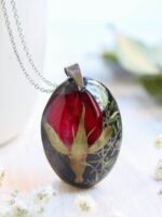 Dried Rose Resin Pendant Necklace – Unique Gift Idea for Women