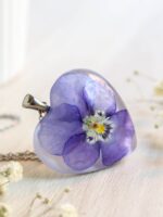 Light purple flower necklace, Pansy necklace, Pressed flower resin necklace, Lavender color jewelry, Gifts for mother, Purple heart necklace