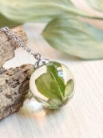 Green leaf necklace, Real plant necklace, Botanical jewelry, Plant lover's gift, Dainty nature necklace, Resin plant jewelry, Clear necklace