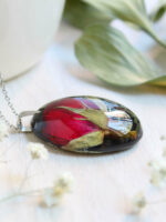 Dried Rose Resin Pendant Necklace – Unique Gift Idea for Women