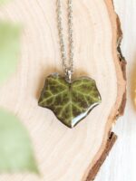 Leaf necklace pendant, Pressed leaf necklace, Forest necklace, Ivy necklace, Botanical jewelry resin, Small leaf necklace, Nature lover gift
