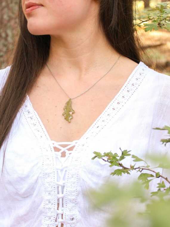 Oak leaf necklace, Pressed leaf necklace, Nature necklace men, Oak jewelry, Woodland necklace, Oak tree jewelry, Nature lover gift idea