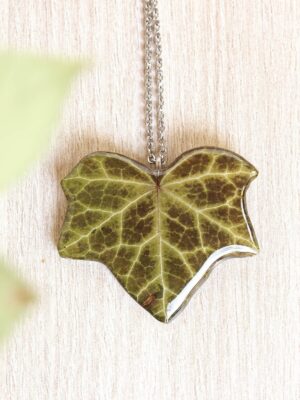 Pressed leaf necklace, Nature necklace, Woodland necklace, Botanical necklace, Boho nature jewelry, Nature inspired gifts, Bohemian pendant