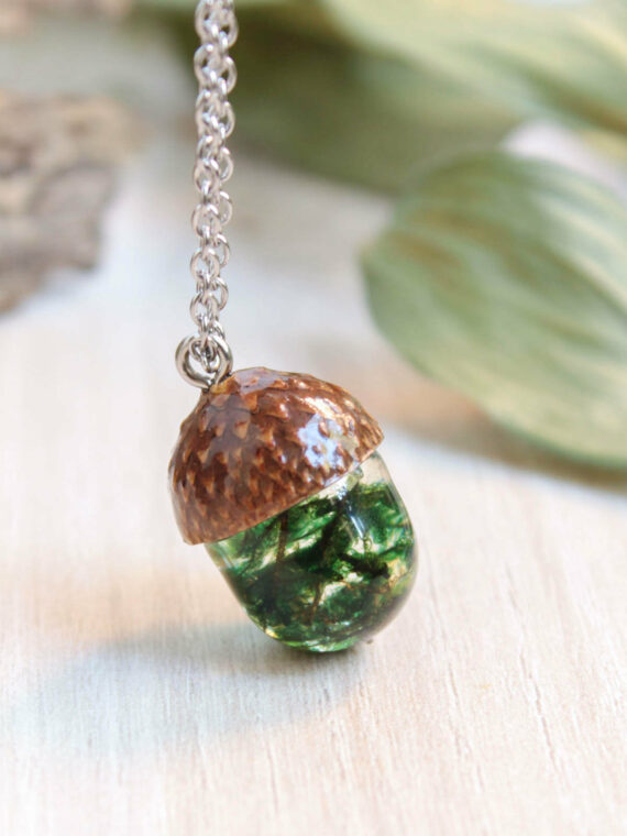 Real acorn necklace from the forest for nature lovers, Botanical resin necklace with green moss, Unique fairy necklace handmade for women