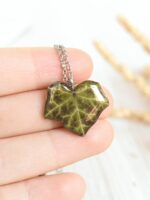 Leaf necklace pendant, Pressed leaf necklace, Forest necklace, Ivy necklace, Botanical jewelry resin, Small leaf necklace, Nature lover gift