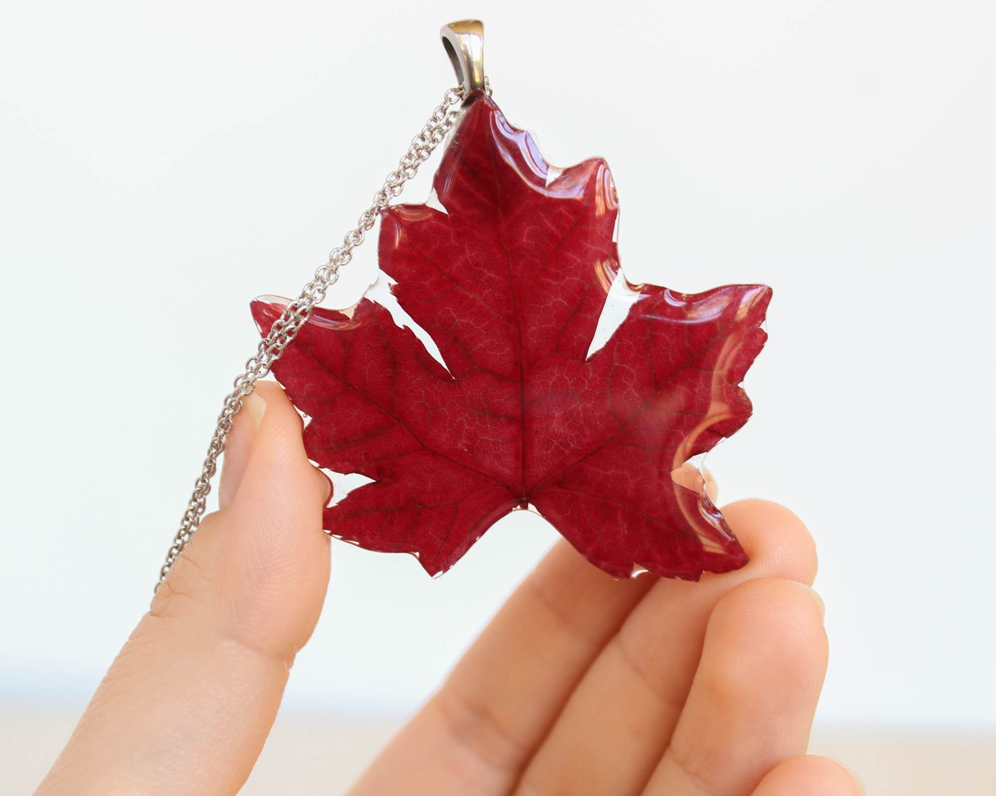 Maple leaf necklace w/sterling silver chain