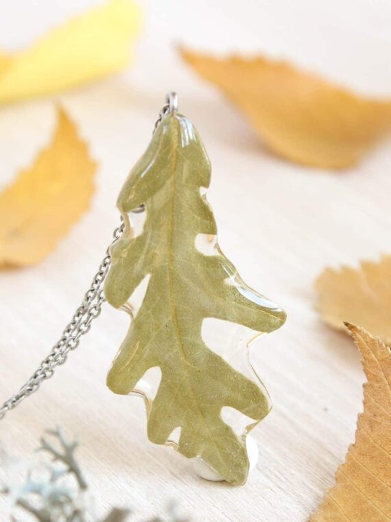 Oak leaf necklace, Pressed leaf necklace, Nature necklace men, Oak jewelry, Woodland necklace, Oak tree jewelry, Nature lover gift idea