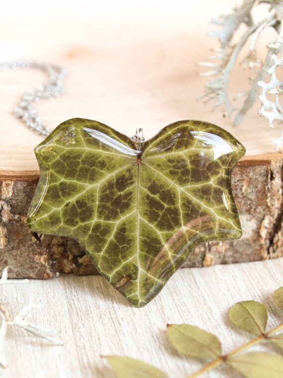 Pressed leaf necklace, Nature necklace, Woodland necklace, Botanical necklace, Boho nature jewelry, Nature inspired gifts, Bohemian pendant