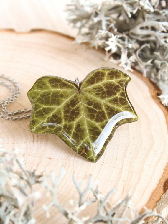Pressed leaf necklace, Nature necklace, Woodland necklace, Botanical necklace, Boho nature jewelry, Nature inspired gifts, Bohemian pendant