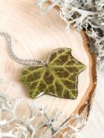 Pressed leaf necklace, Nature necklace, Woodland necklace, Botanical necklace, Boho nature jewelry, Nature inspired gifts, Bohemian pendant