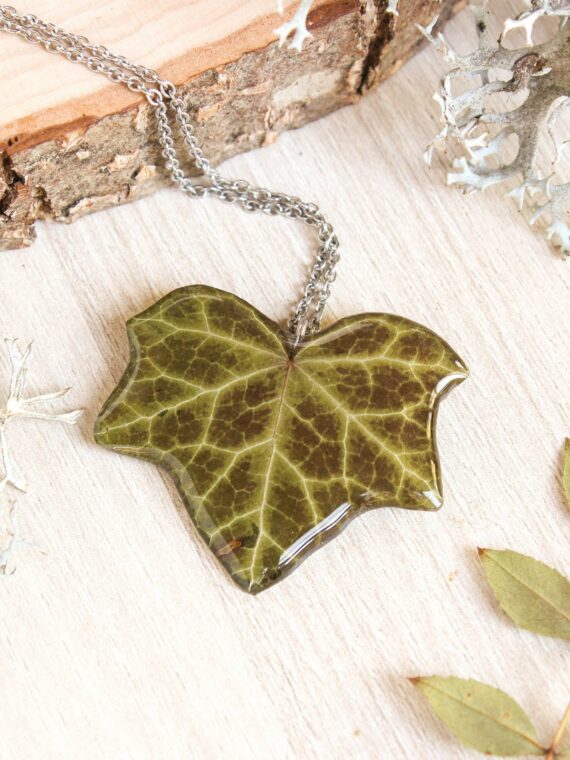 Pressed leaf necklace, Nature necklace, Woodland necklace, Botanical necklace, Boho nature jewelry, Nature inspired gifts, Bohemian pendant