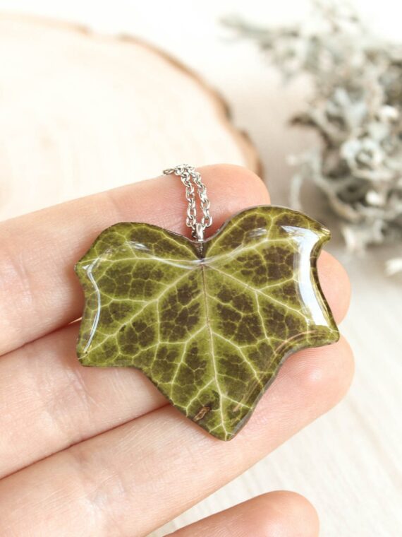 Pressed leaf necklace, Nature necklace, Woodland necklace, Botanical necklace, Boho nature jewelry, Nature inspired gifts, Bohemian pendant