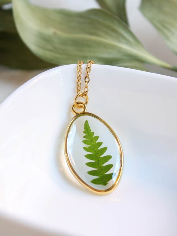 Dainty necklace with pendant, Real leaf necklace, Oval pendant necklace, Geometric gold necklace for her, Stainless steel gold necklace