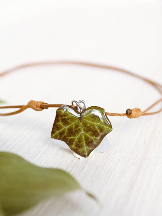 Boho Leaf Pendant Choker – Pressed Leaf Necklace