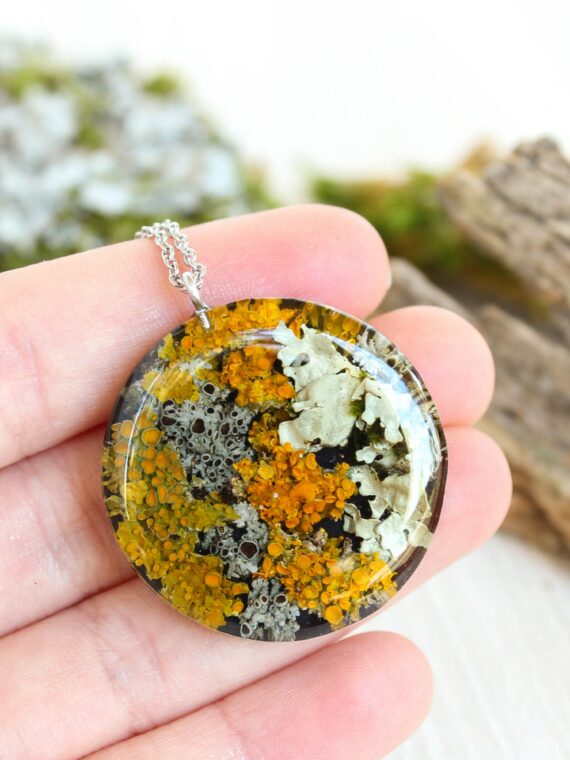 Lichen necklace, Real plant necklace, Nature lover necklace, Terrarium resin necklace, Forest jewelry, Sustainable necklace, Nature gifts