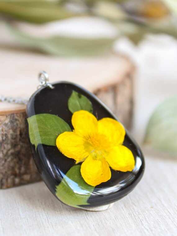 Pressed flower pendant necklace, Yellow flower necklace, Real leaf necklace, Boho flower necklace, Birthday gift for her, Buttercup jewelry